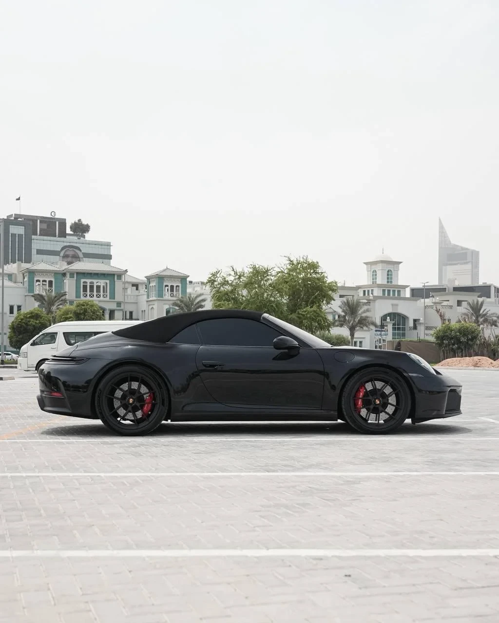 Porsche 911 Carrera 4 GTS photo 4